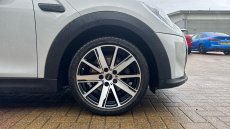 MINI Hatchback 1.5 Cooper Classic 3dr Auto Petrol Hatchback